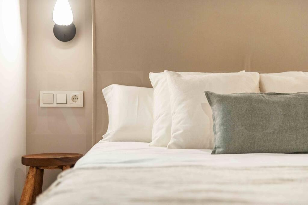 Eclectic & Elegant Apartment By Rems Malaga Bagian luar foto