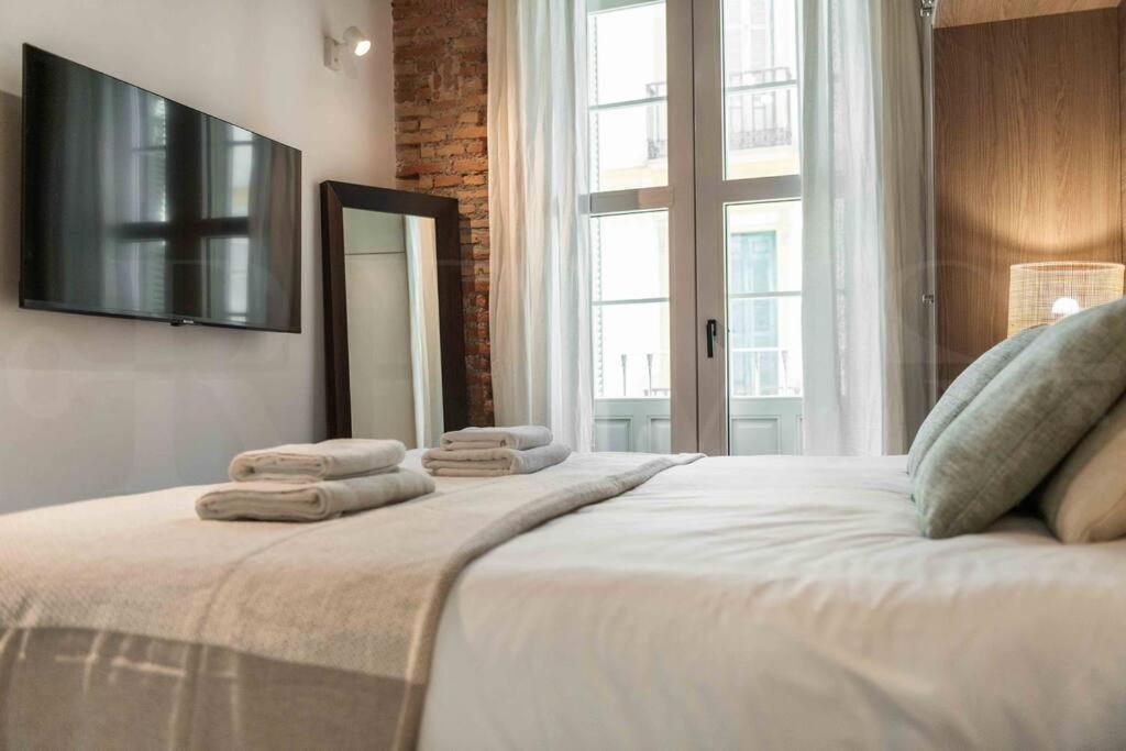 Eclectic & Elegant Apartment By Rems Malaga Bagian luar foto