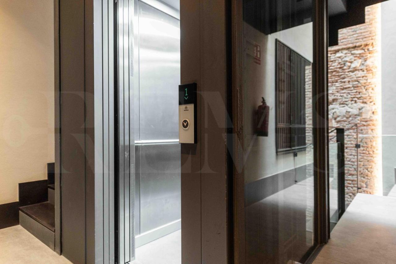 Eclectic & Elegant Apartment By Rems Malaga Bagian luar foto